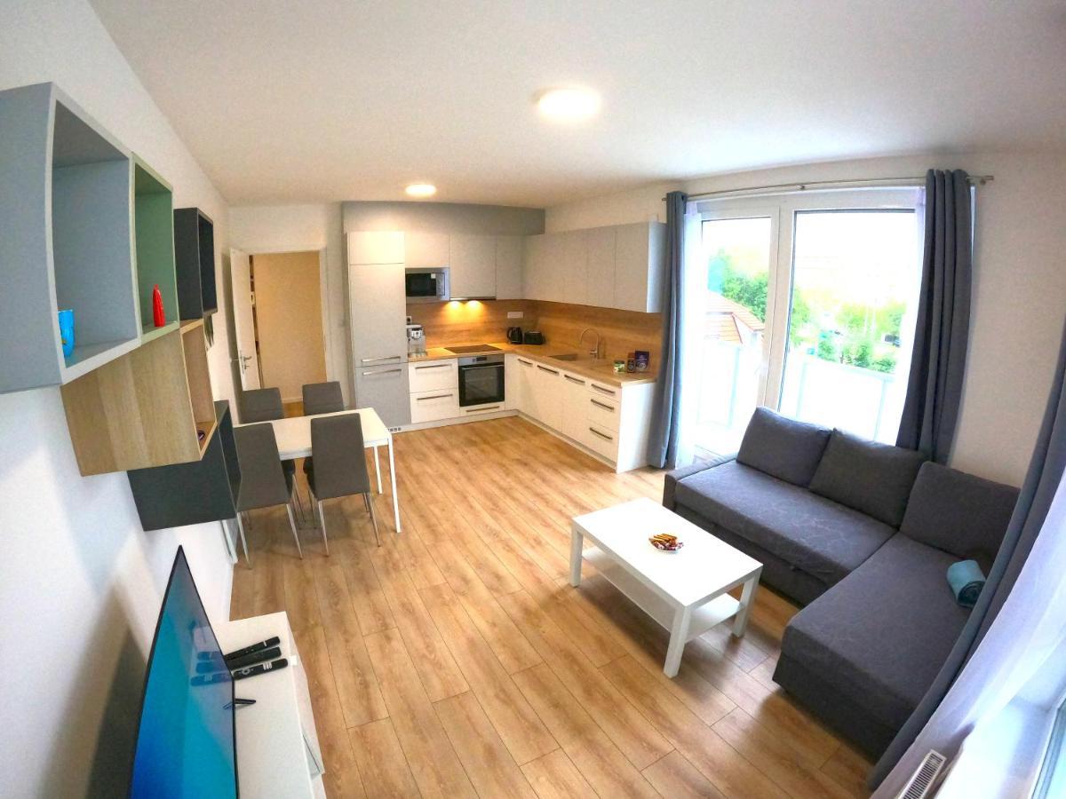 Brand New Apartment By Hockey Stadium Bratislava Luaran gambar