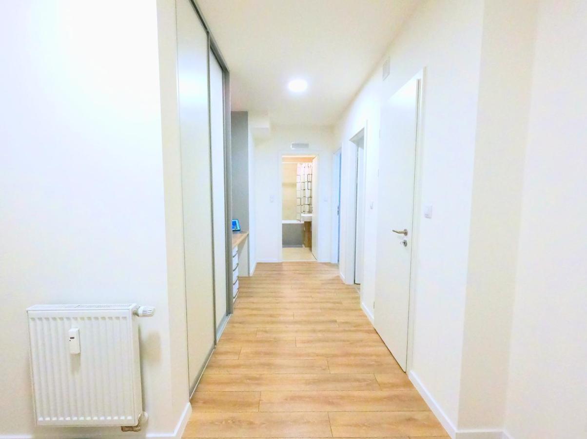 Brand New Apartment By Hockey Stadium Bratislava Luaran gambar