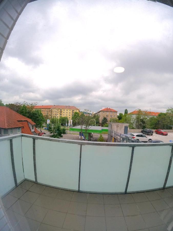 Brand New Apartment By Hockey Stadium Bratislava Luaran gambar