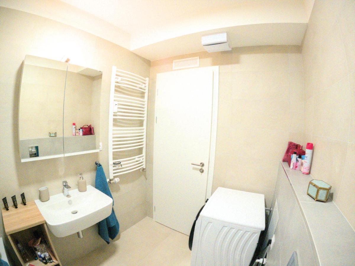 Brand New Apartment By Hockey Stadium Bratislava Luaran gambar